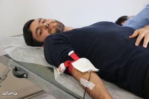 خون دانشجویان دانشگاه علامه در سرنگ اهدا خون