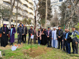 مراسم روز درختکاری در محوطه فضای سبز دانشکده ادبیات فارسی و زبان های خارجی دانشگاه علامه طباطبائی برگزار شد