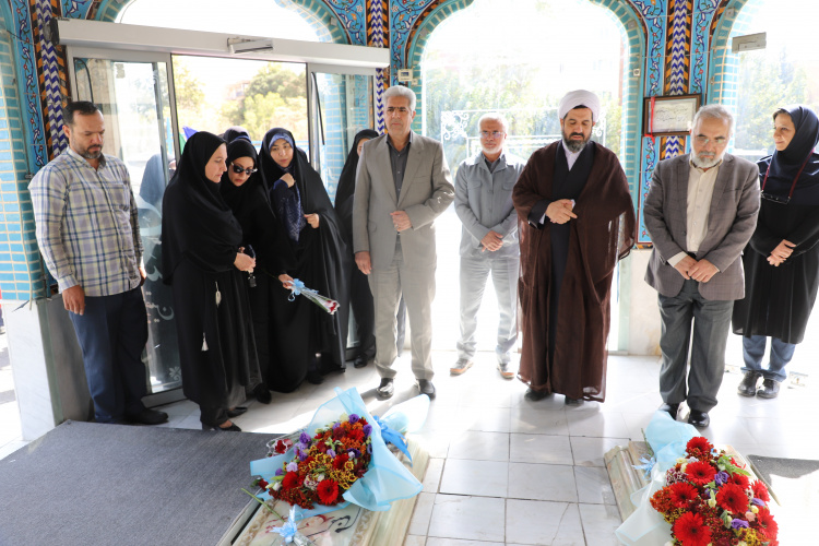 مراسم «غبارروبی مقبرة الشهدا و اجرای مارش نظامی»