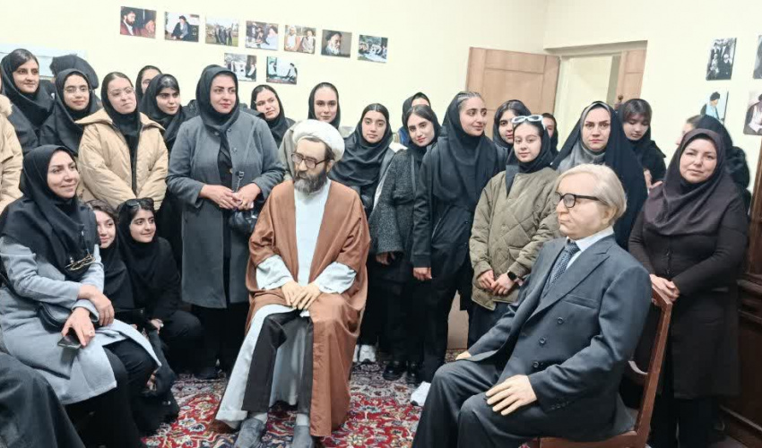 بازدید دانش‌آموزان دبیرستان نمونه دولتی الزهرا شهرستان دلیجان از دانشگاه علامه طباطبائی