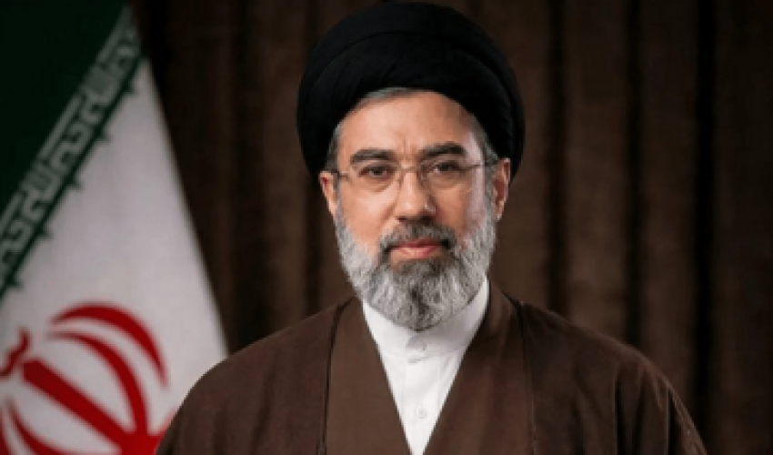 آیت‌الله سید مجتبی حسینی خامنه‌ای حامی دانشگاهیان در جهت توسعه علم و فناوری