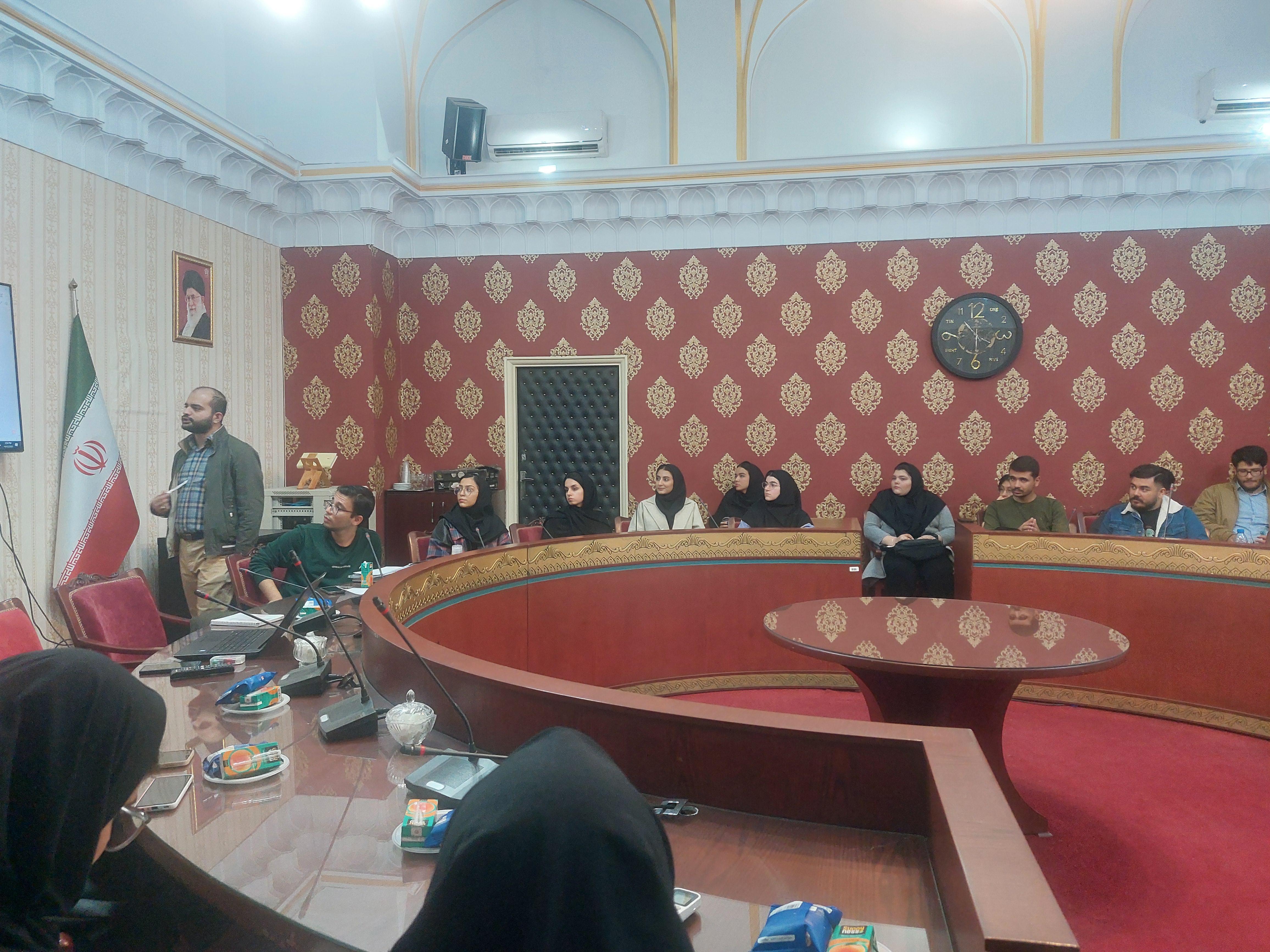 برگزاری کارگاه “مدیریت در نشریات”